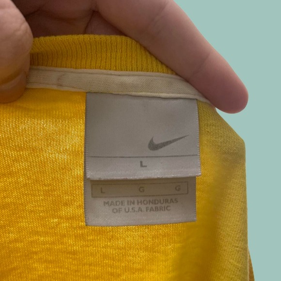 Vintage Nike Silver Tag Embroidered T-shirt - Picture 4 of 4